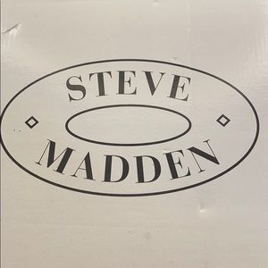 Pair of Steve maddens kimmie sandals